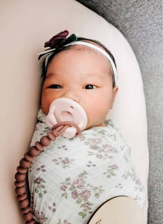 Itzy Ritzy - Sweetie Strap Silicone One-Piece Pacifier Clips