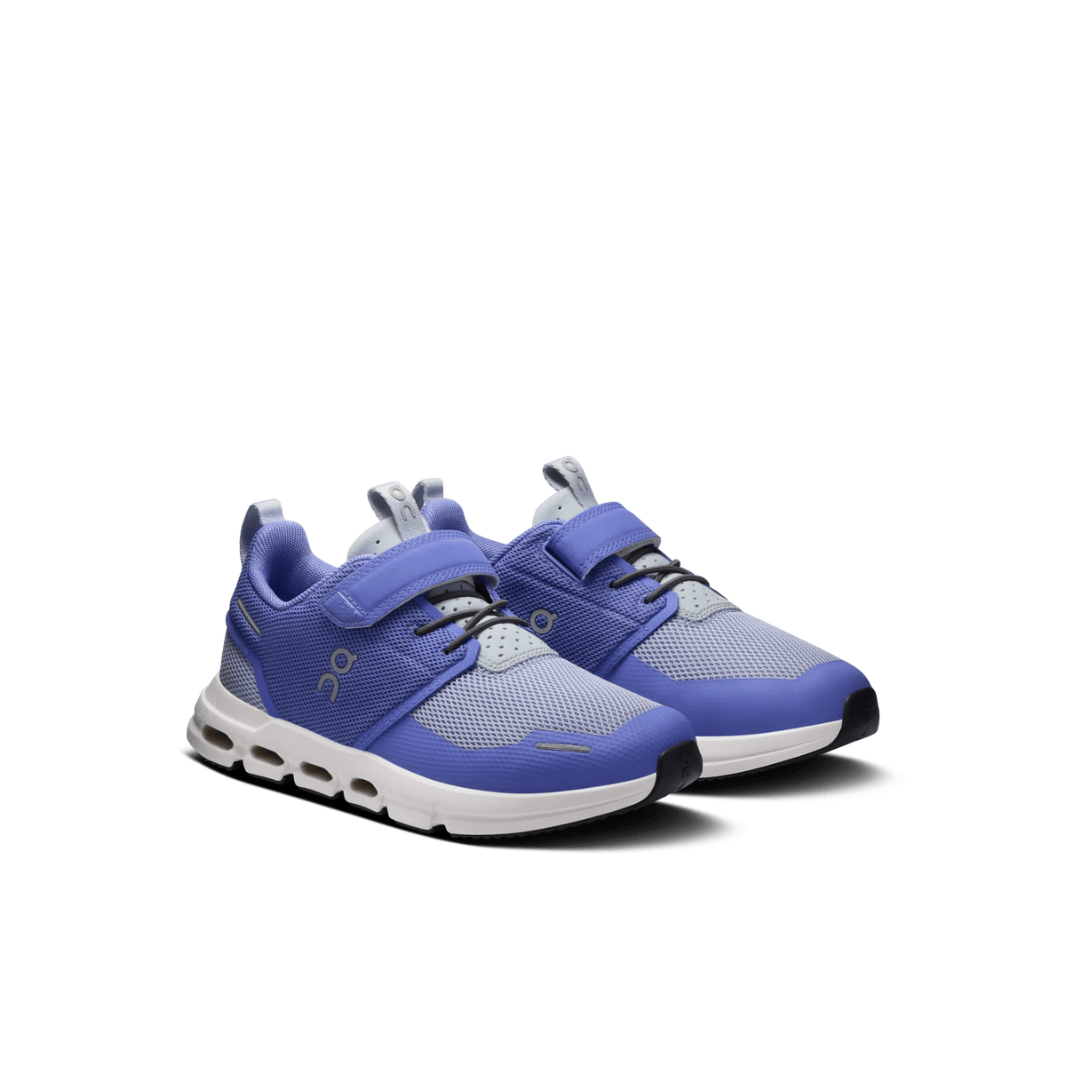 On Cloud Play Kids Running Shoe – Additional View 3