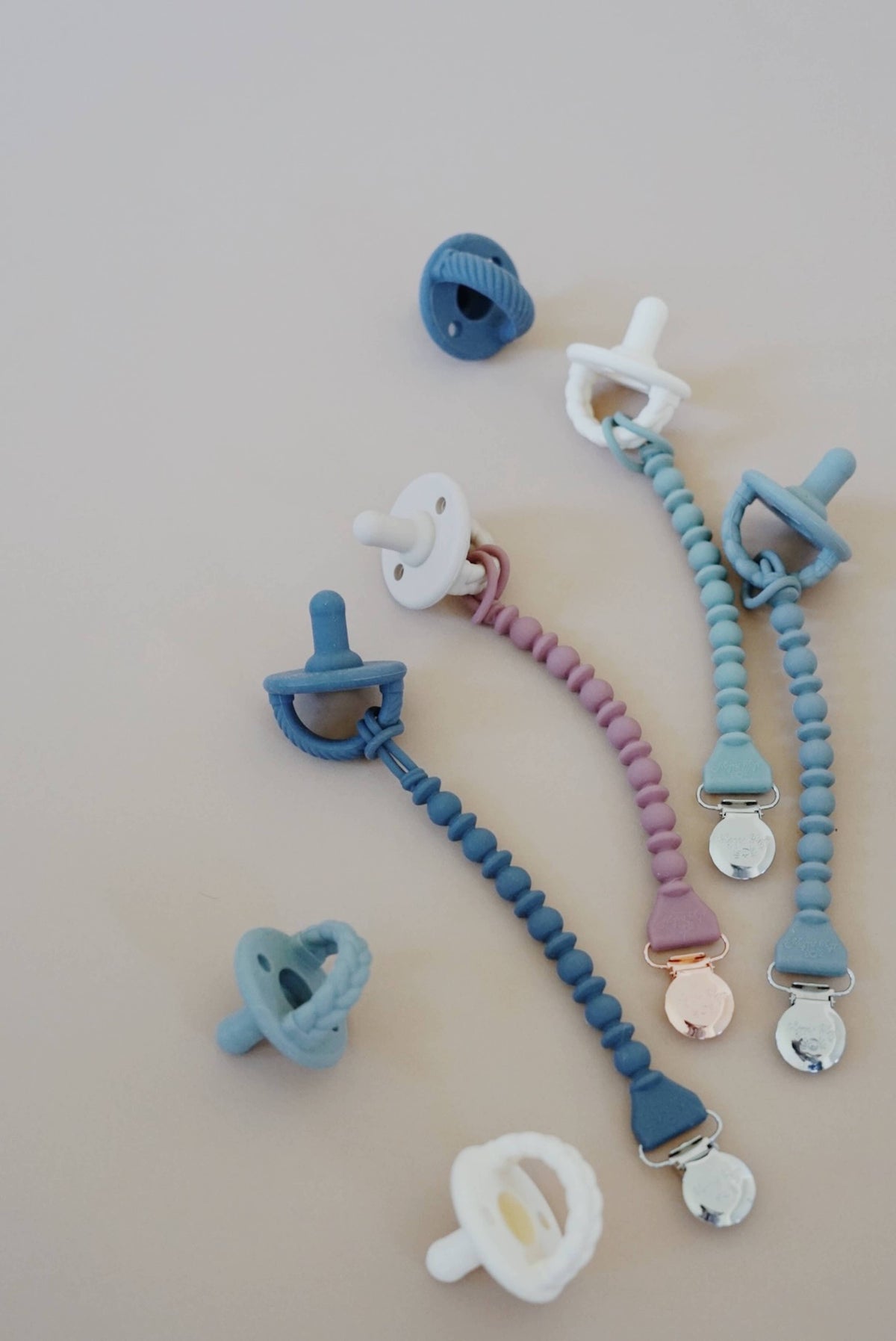 Itzy Ritzy - Sweetie Strap Silicone One-Piece Pacifier Clips