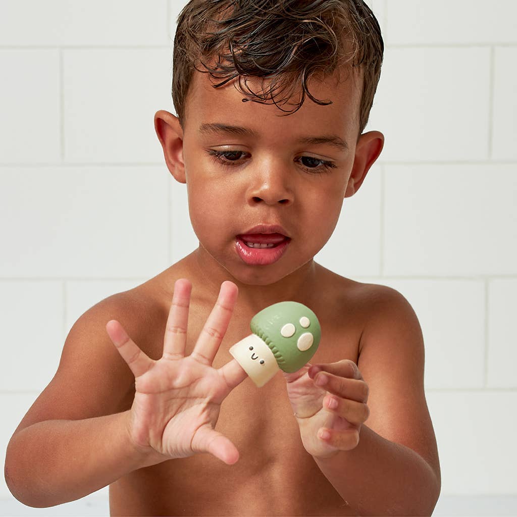 Itzy Ritzy Canada - Itzy Bitzy Puppets™ - Bath + Storytelling Toys