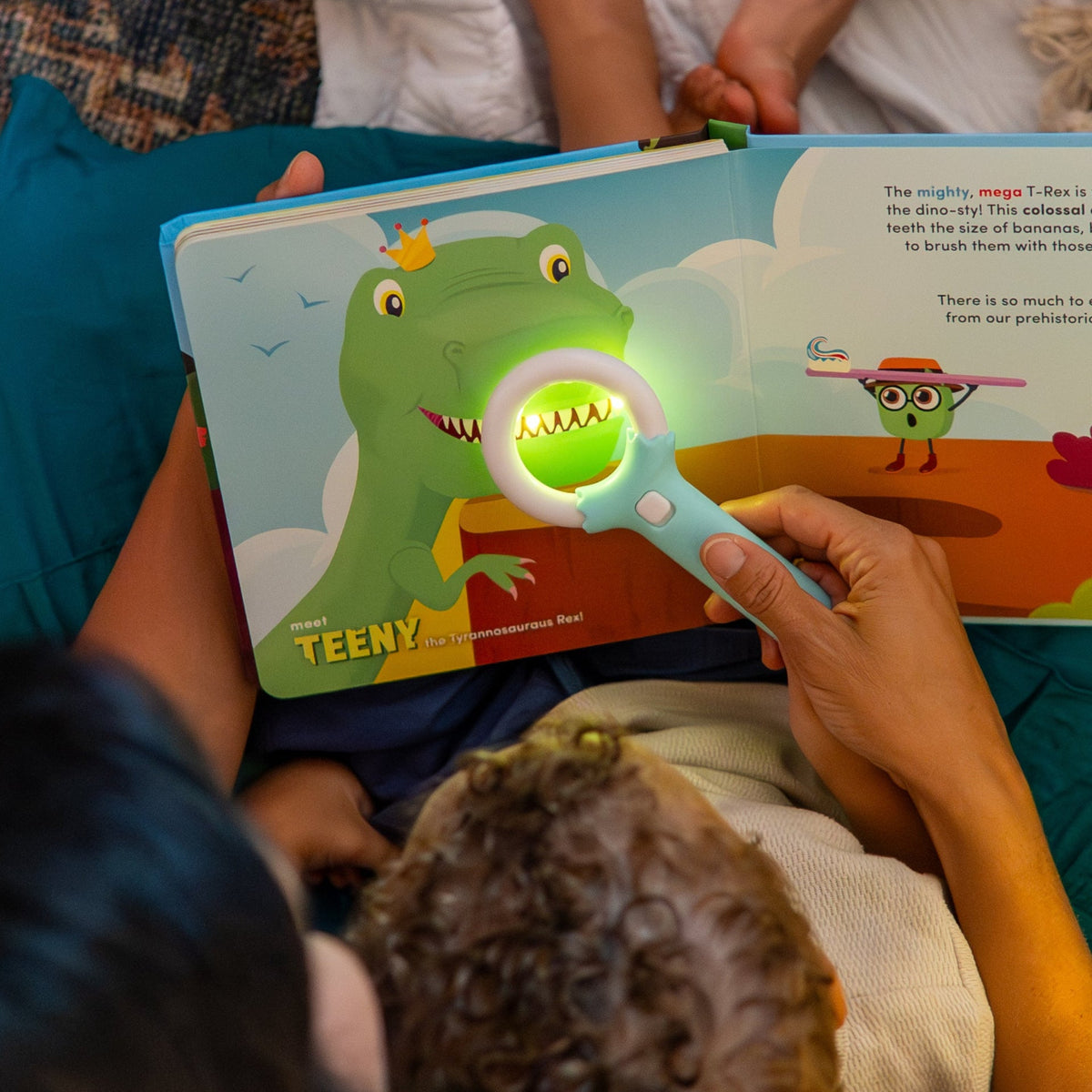 Glo Pals Light Up Library - Pippa's Prehistoric Pals