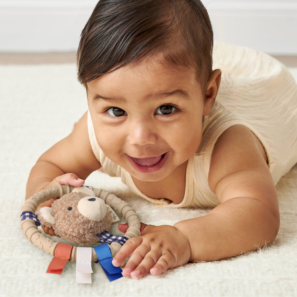 Itzy Ritzy Canada - *NEW* Itzy Ring Pal™ - Teething Ring with Plush Character