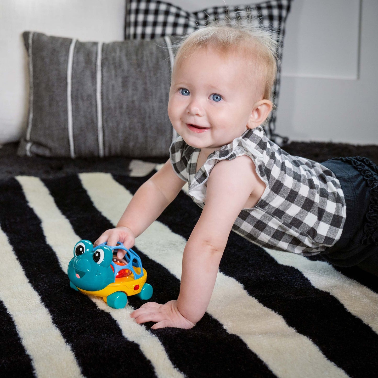BABY EINSTEIN - Oball Curious Car & Rattle - Neptune