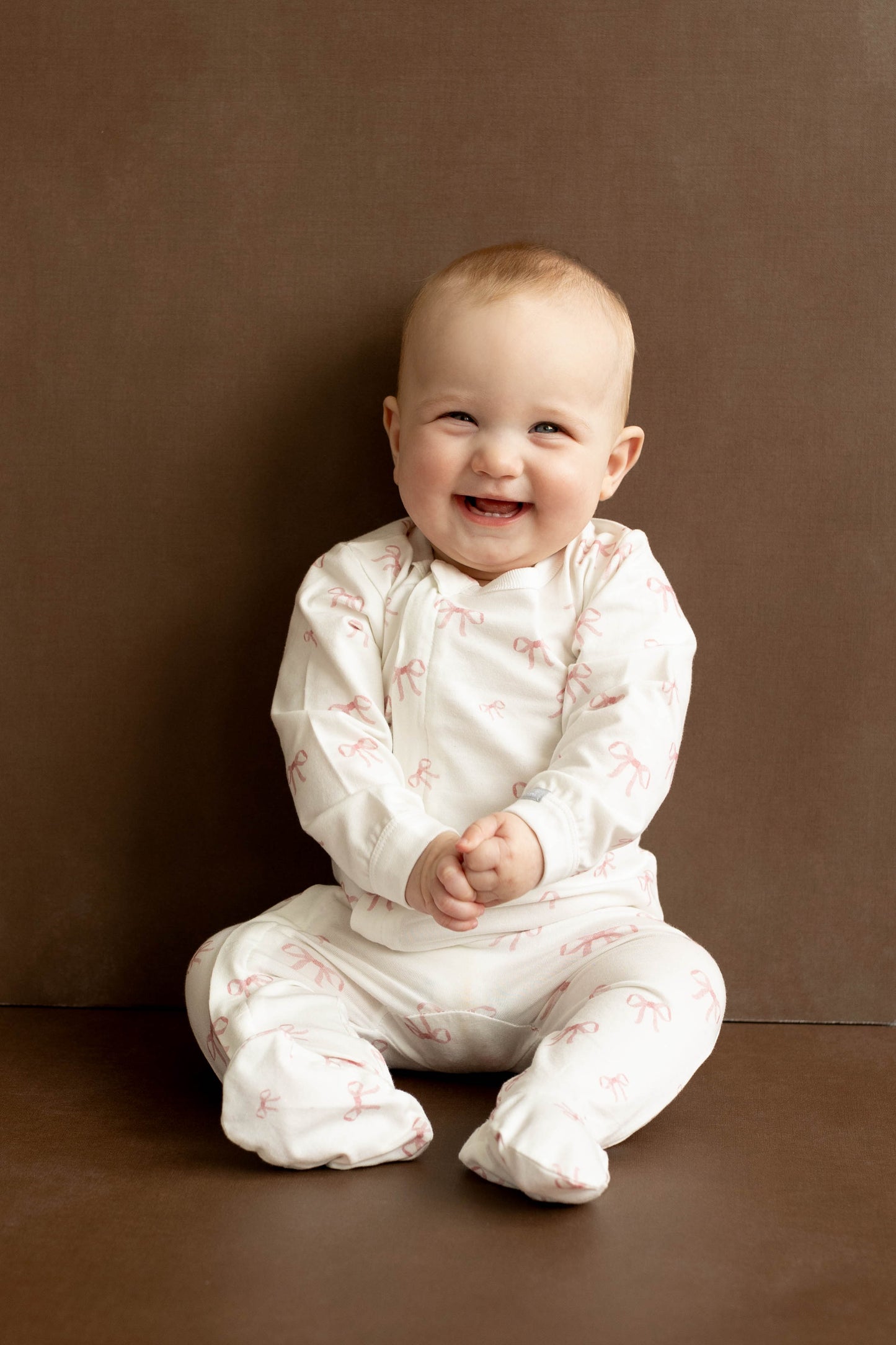 Coccoli Cotton Modal Zipper Footie Sleeper - Bows On Cream - 1M