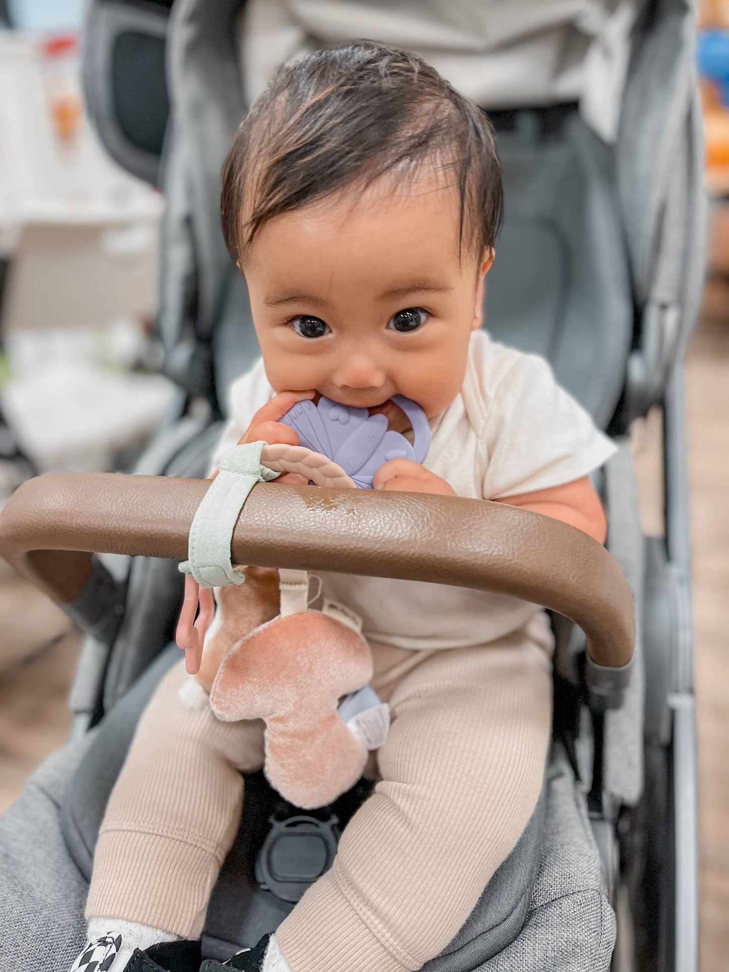 Itzy Ritzy - *NEW OPTION* Bitzy Busy Ring™ Teething Activity Toy: Farm