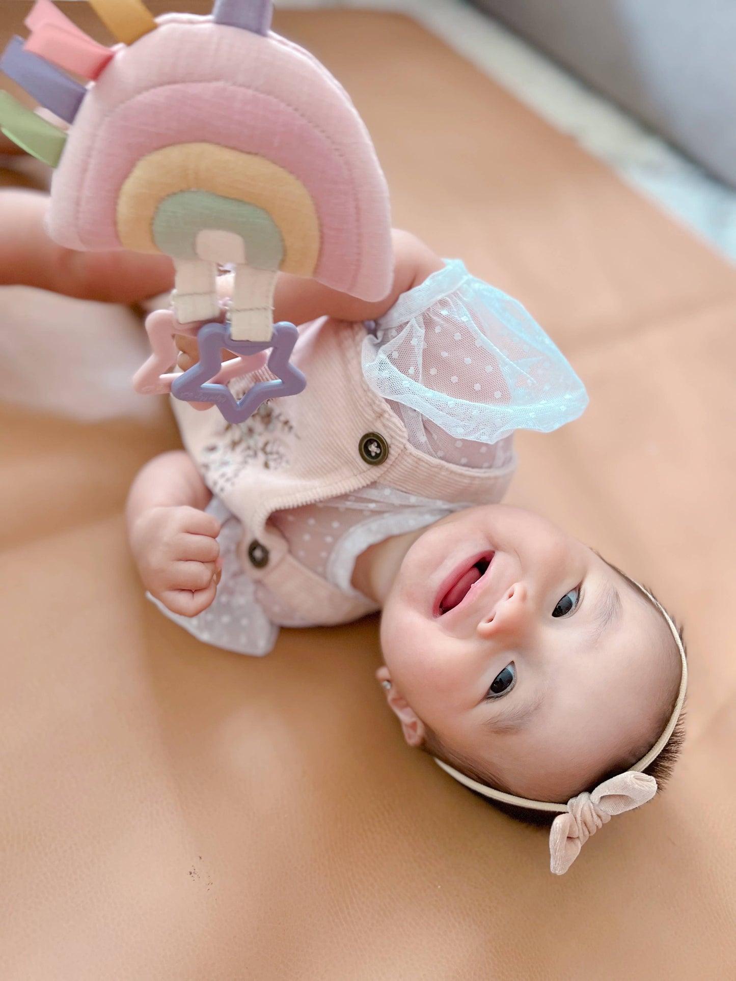 Itzy Ritzy - Bitzy Bespoke Ritzy Jingle Attachable Travel Toy: Cloud