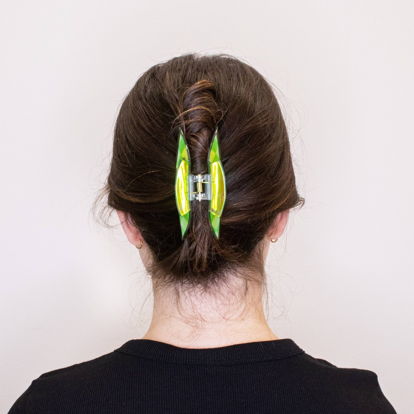 Frog Sac - Medium Round Iridescent Checkered Hair Claw Clip