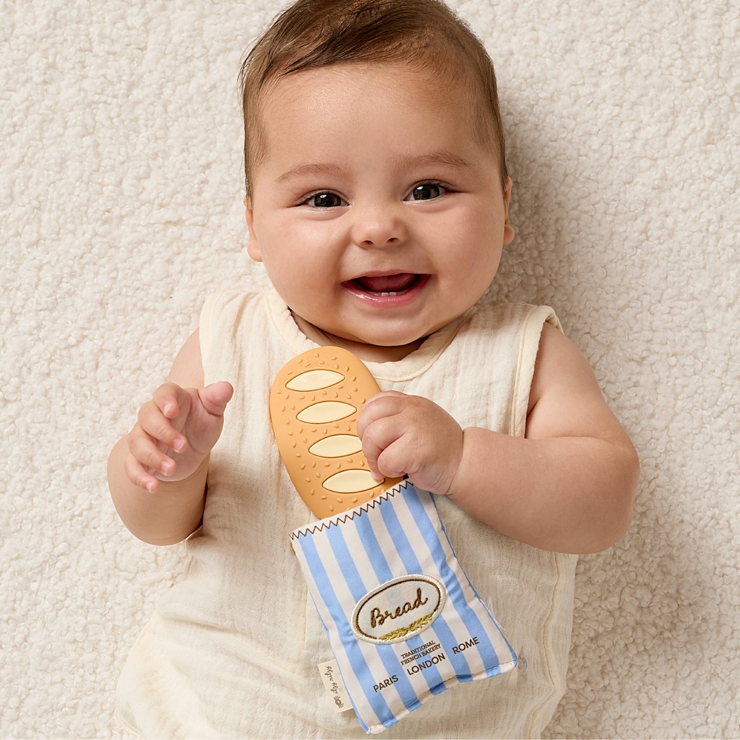 Itzy Ritzy - Baguette Teensy Crinkle Sensory Teether