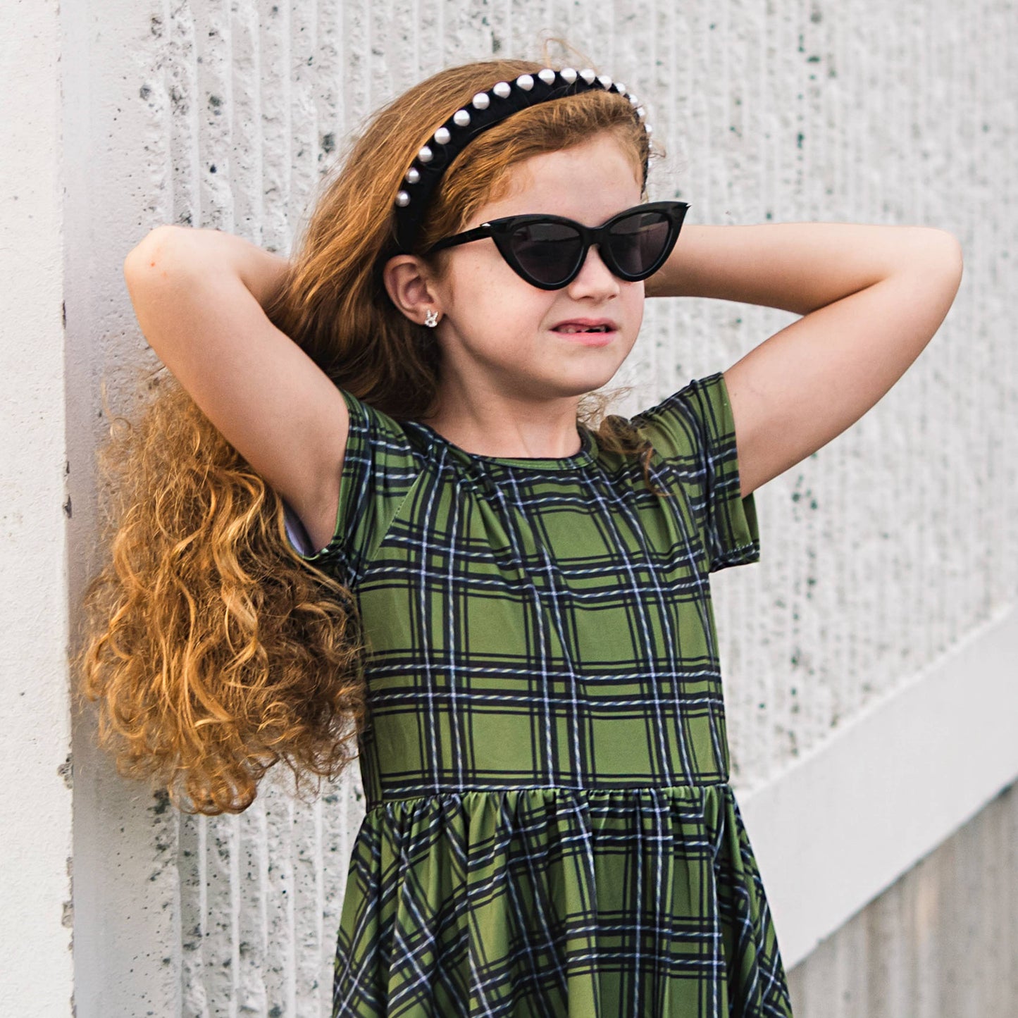 Frog Sac - Black Velvet Wrapped Pearl Headband