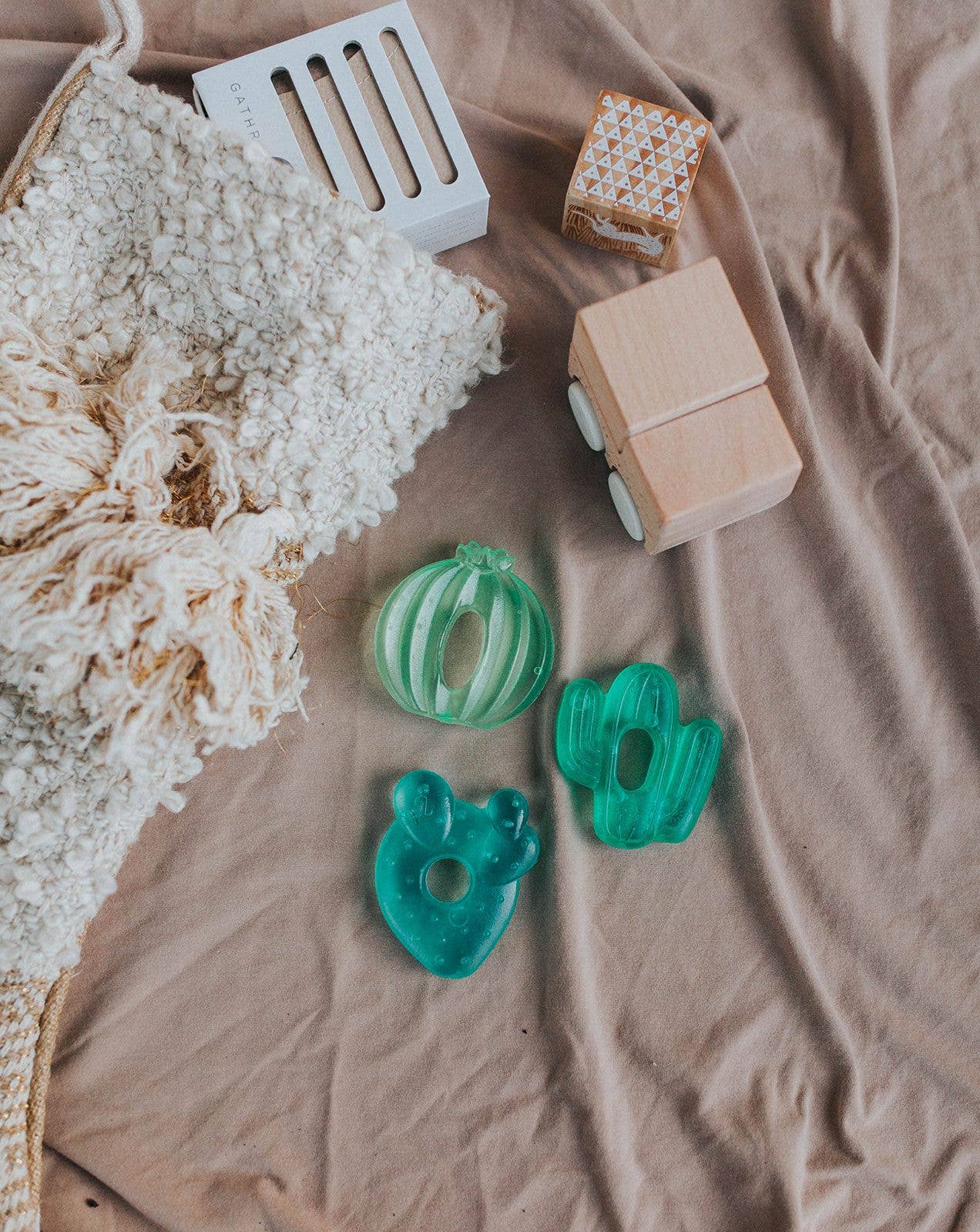 Itzy Ritzy - Cutie Coolers™ Water Filled Teethers (3-pack): Seaside