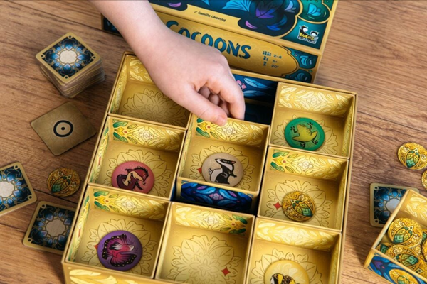 Bankiiiz Editions - Cocoons: Cooperative Sliding-Puzzle Board Game