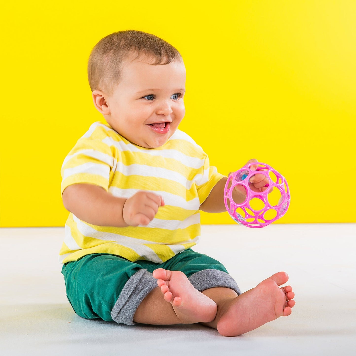 BRIGHT STARTS - 4" Oball with Rattles