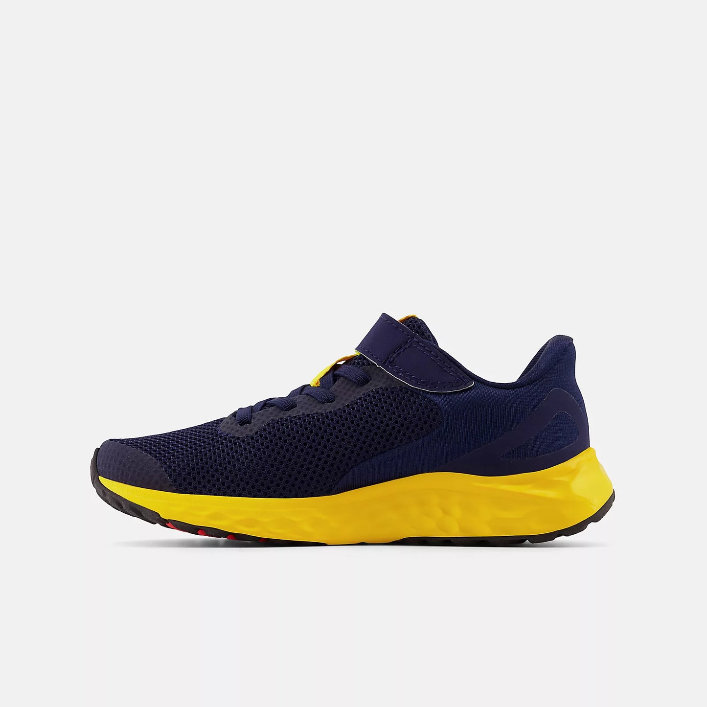 New Balance - Fresh Foam Arishi v4 Bungee Lace with Top Strap - TEAM NAVY